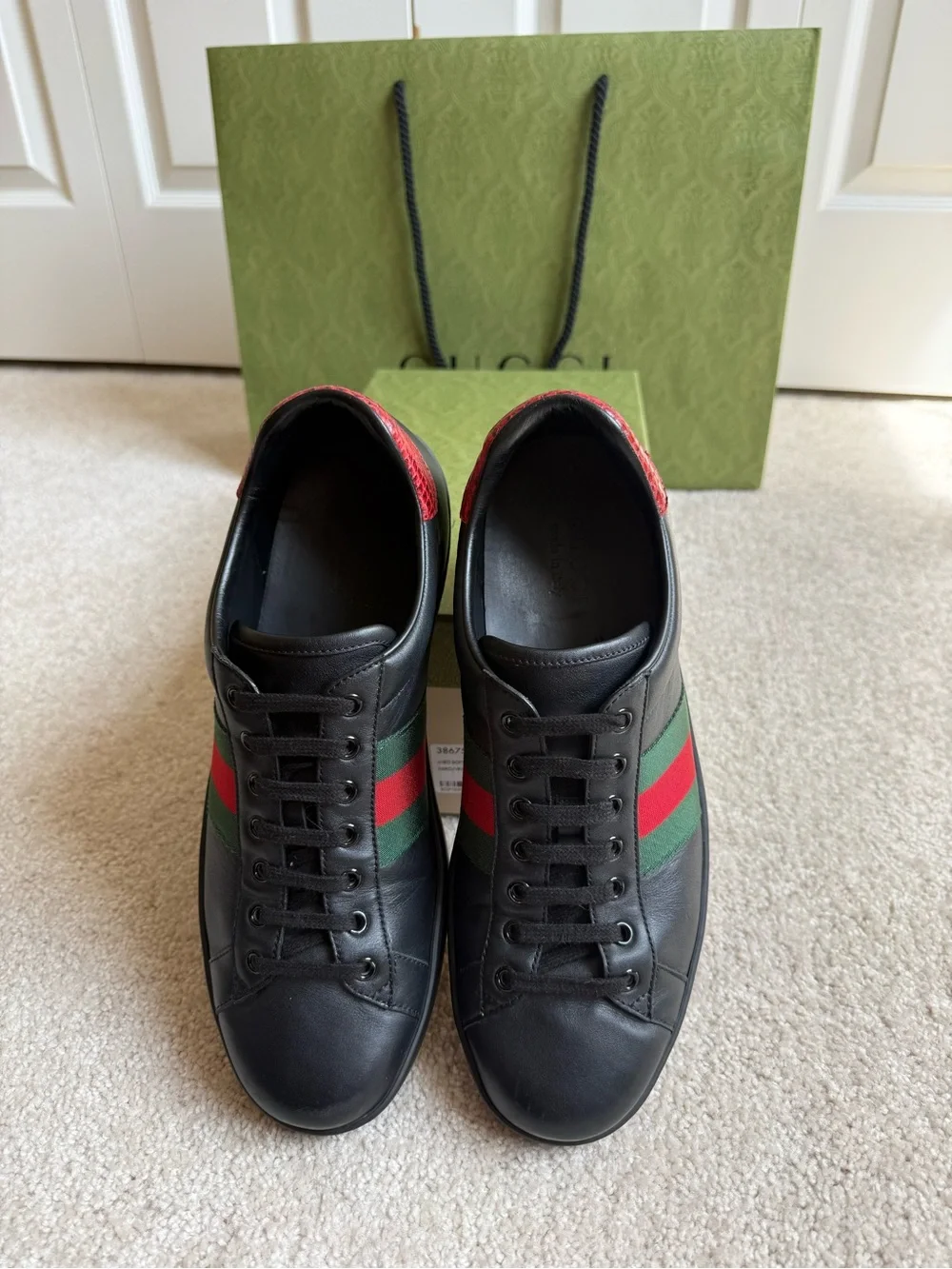 Gucci Black Leather Low-Top Sneakers with Red & Green Web